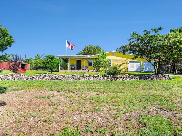 8737 Lakeview Dr, Cleburne, TX 76033