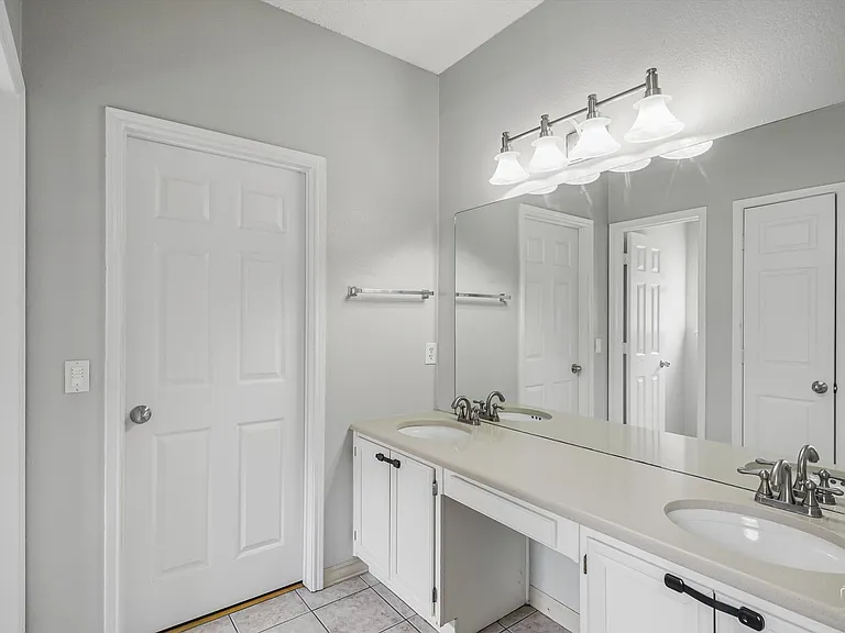7611 Cordova Dr — Photo 16