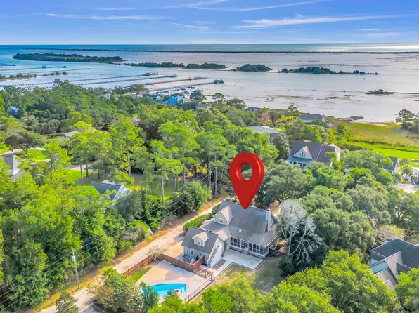 300 Cabbage Inlet Lane, Wilmington, NC 28409