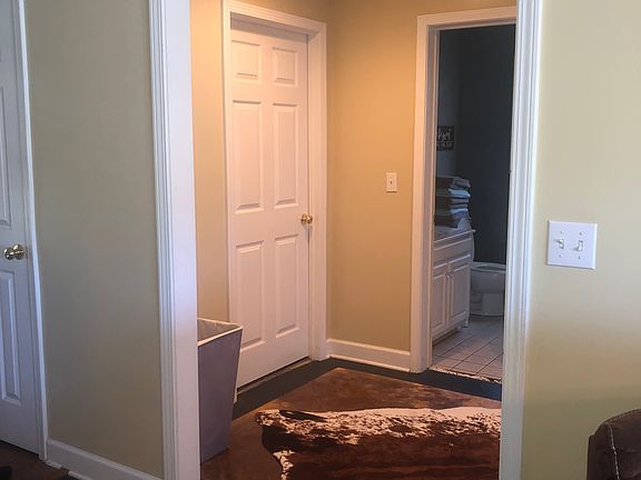 2nd image of 410 Fair Oaks Dr
