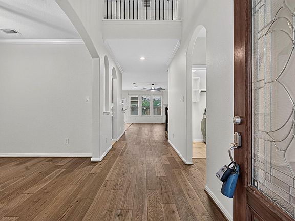 4th image of 13302 Maywater Crest Ct
