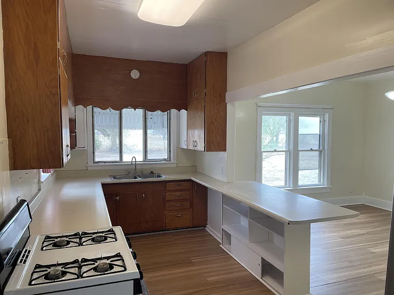 10750 S Squirrel Creek Rd #FRONT HOUSE — Photo 11