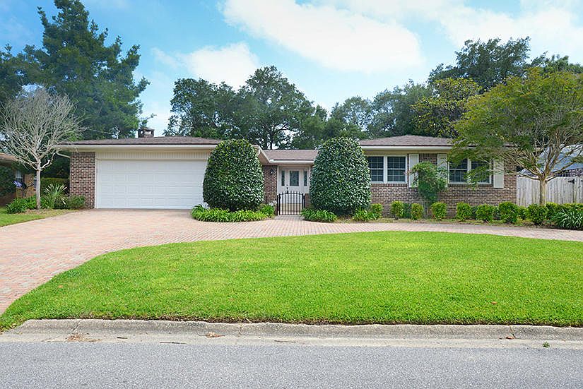 1st image of 7 Elkwood Ct