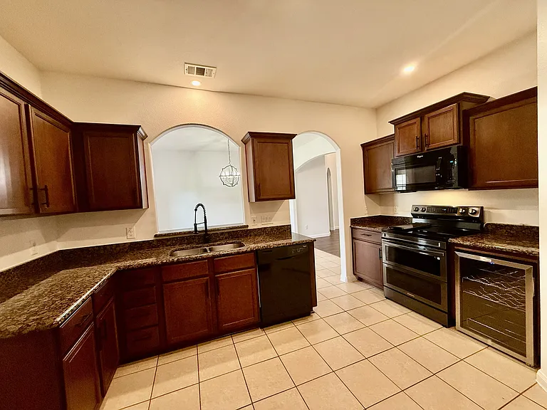 205 Oriole Dr — Photo 21