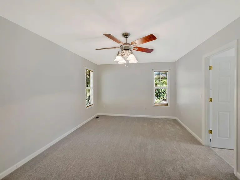 4857 Torbay Dr — Photo 31