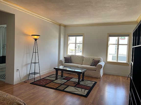 4th image of 140 Linden Ave APT 558