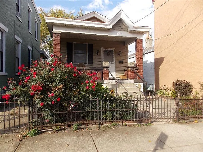 1221 Holman Ave photo 1