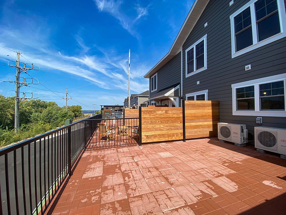 2 BR;1.5B Townhome