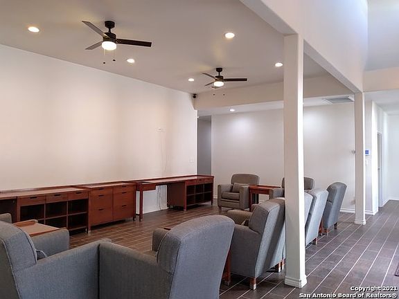 5th image of 233 Esmeralda Dr Room 9
