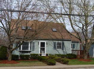 256 Main St, Amesbury, MA 01913