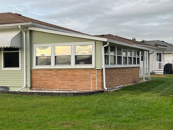 2nd image of 301 Harrington Dr N