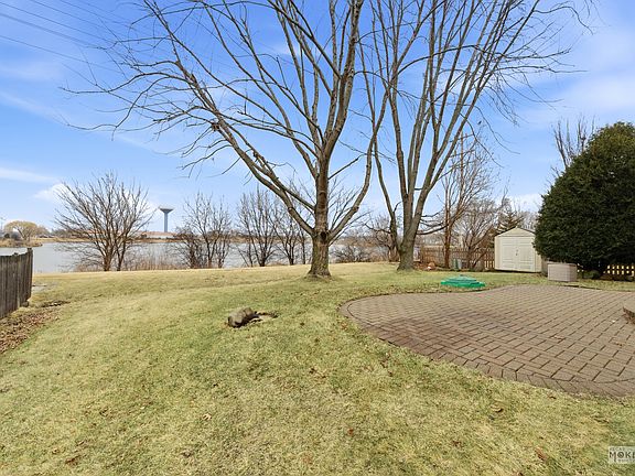 3rd image of 10292 Somerset Ln