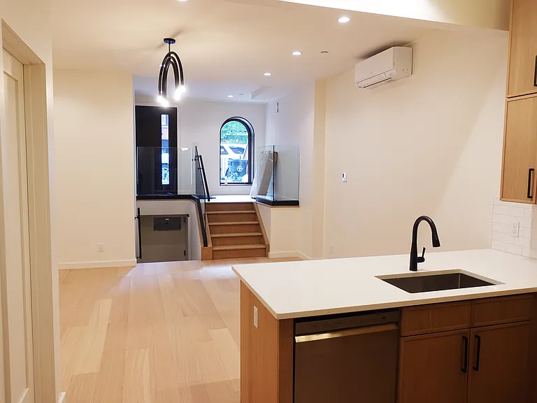 89 S Portland Ave #1 — Photo 21