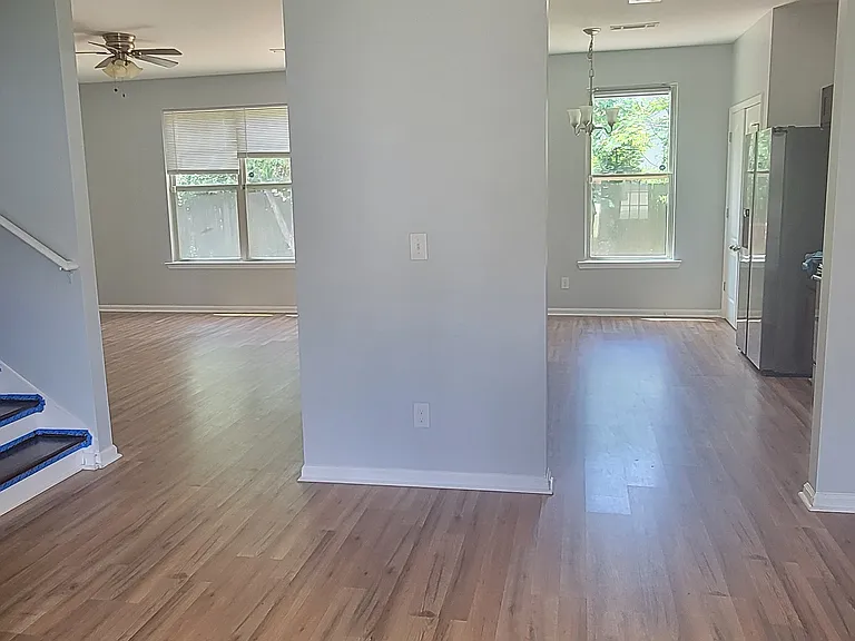 1501 Arbor Place Dr — Photo 2