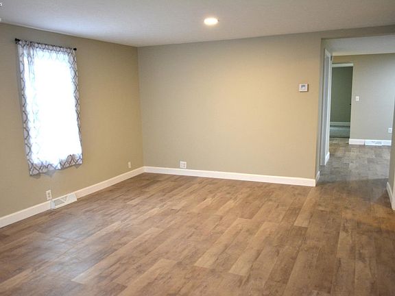 4th image of 49 Glover Ave