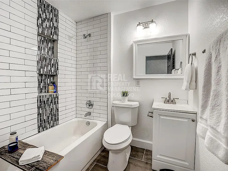 3426 S Wolff St — Photo 13