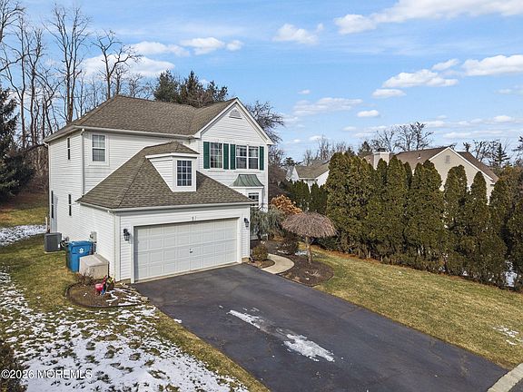 2nd image of 1 Raleigh Pass