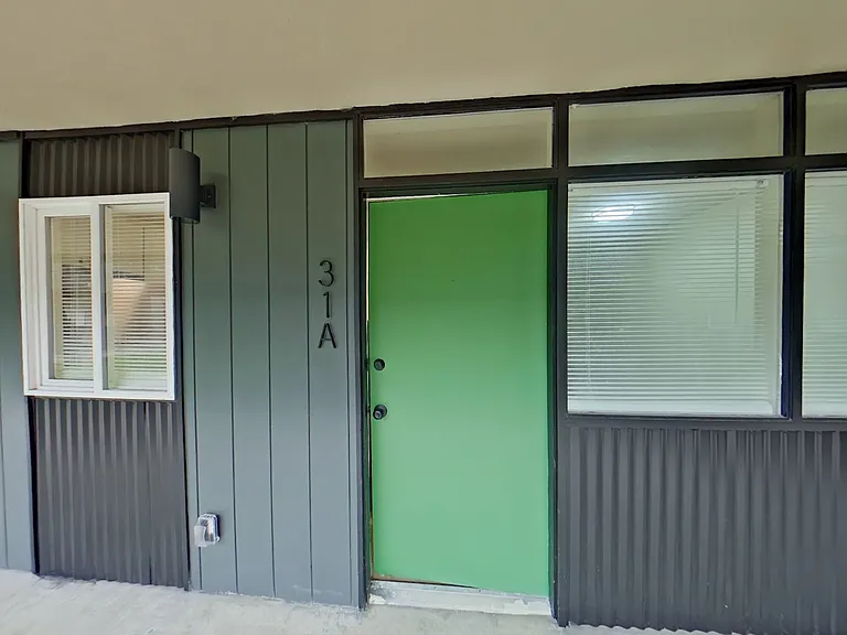 University Manor - Newly Renovated Units just a short walk from Campus! — Photo 97