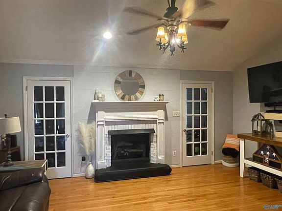 4th image of 100 Brenna Ln