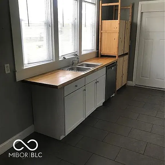 3 bed, 1800 sqft, $2,000 — Photo 3