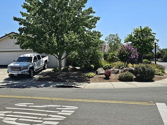 4th image of 5500 Jonesboro Way
