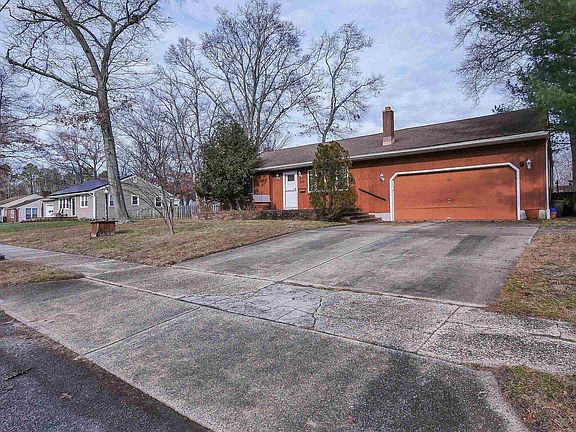 4th image of 1104 Breakers Ave