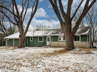 7050 Tecumseh Ln, Chanhassen, MN 55317