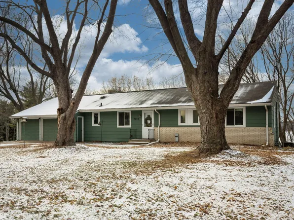 7050 Tecumseh Ln, Chanhassen, MN 55317