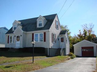 43 Kaufman Rd, Tiverton, RI 02878