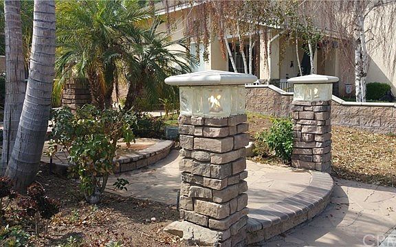 4th image of 1370 Nandina Ct