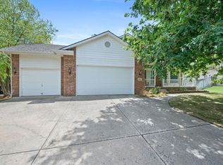12509 E Edgewood Dr, Wichita, KS 67206
