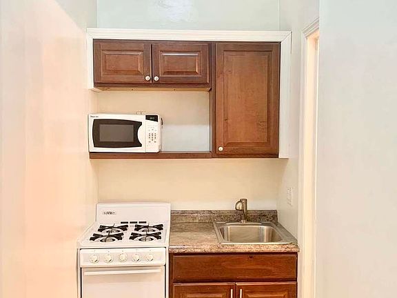 4th image of 208 W 80th St #A1