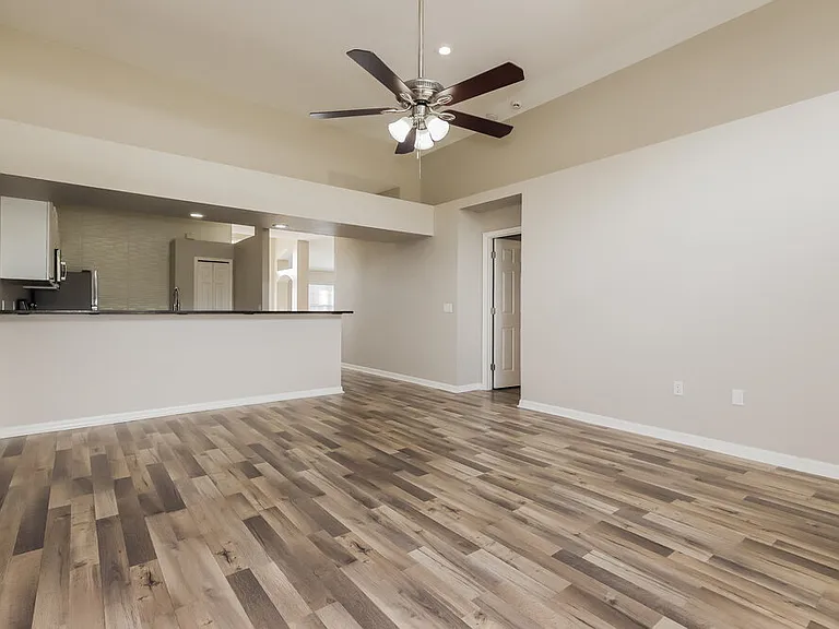 2864 Meridian Point Ln — Photo 10