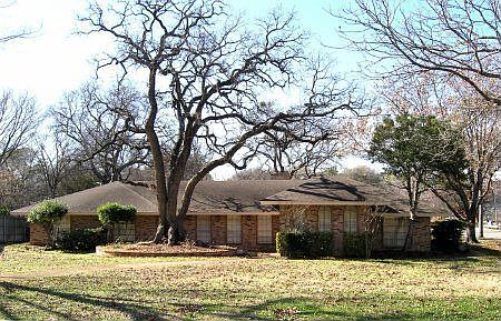 Front view from Country Club Rd.