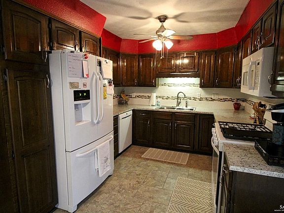 4th image of 104 E Parkway Ave
