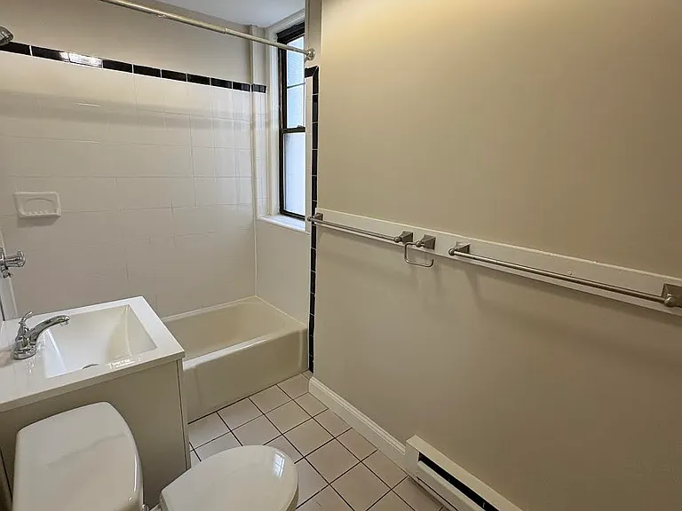 2 Sutherland Rd #41 — Photo 21