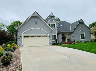 453 N Winnebago Dr, Lake Winnebago, MO 64034