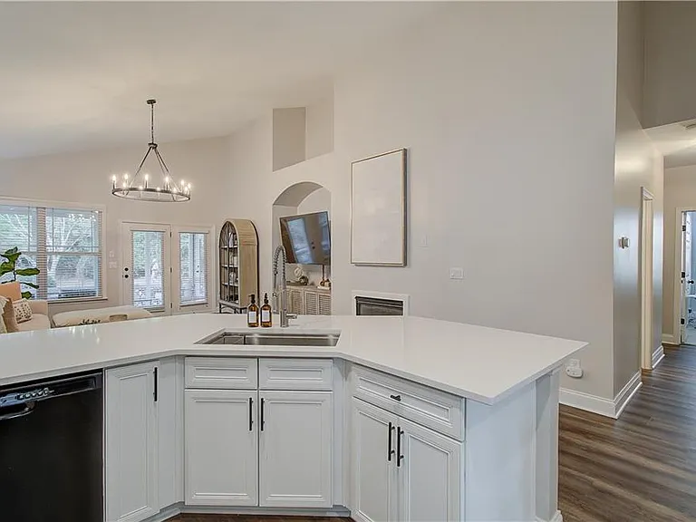 3822 Carriage House Dr — Photo 7