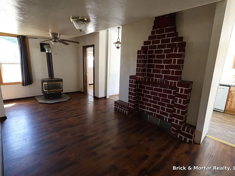 292 NE Alder St — Photo 6