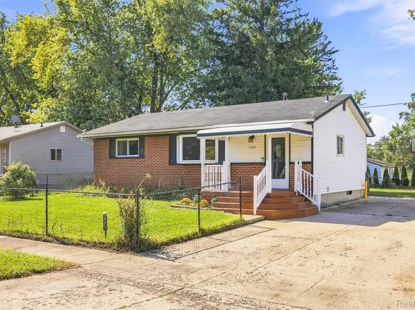 1886 Emerson Ave, Ypsilanti, MI 48198