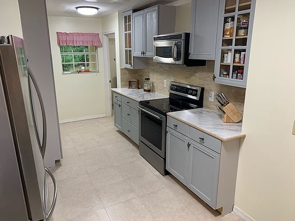 5th image of 19550 Lansdowne St #31A