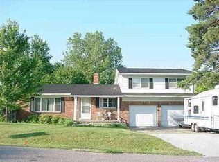 1231 Crooked Lake Dr, Fenton, MI 48430