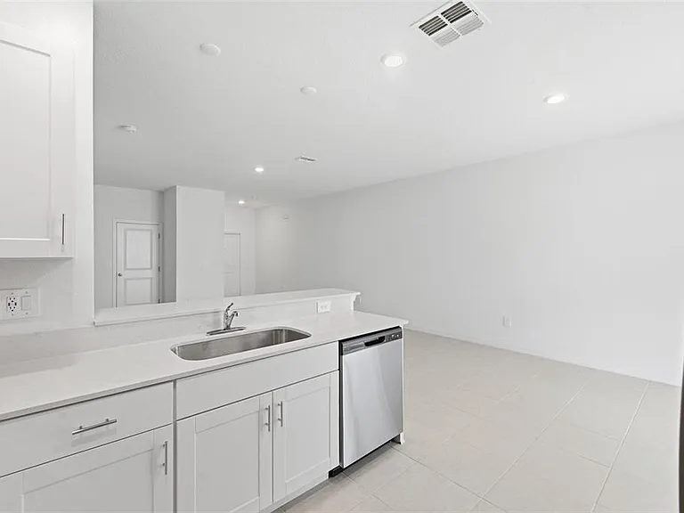 9851 Feaster Dr — Photo 20