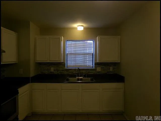 3915 Saint James Ct — Photo 9