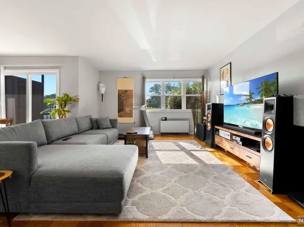 1111 River Rd APT F7, Edgewater, NJ 07020