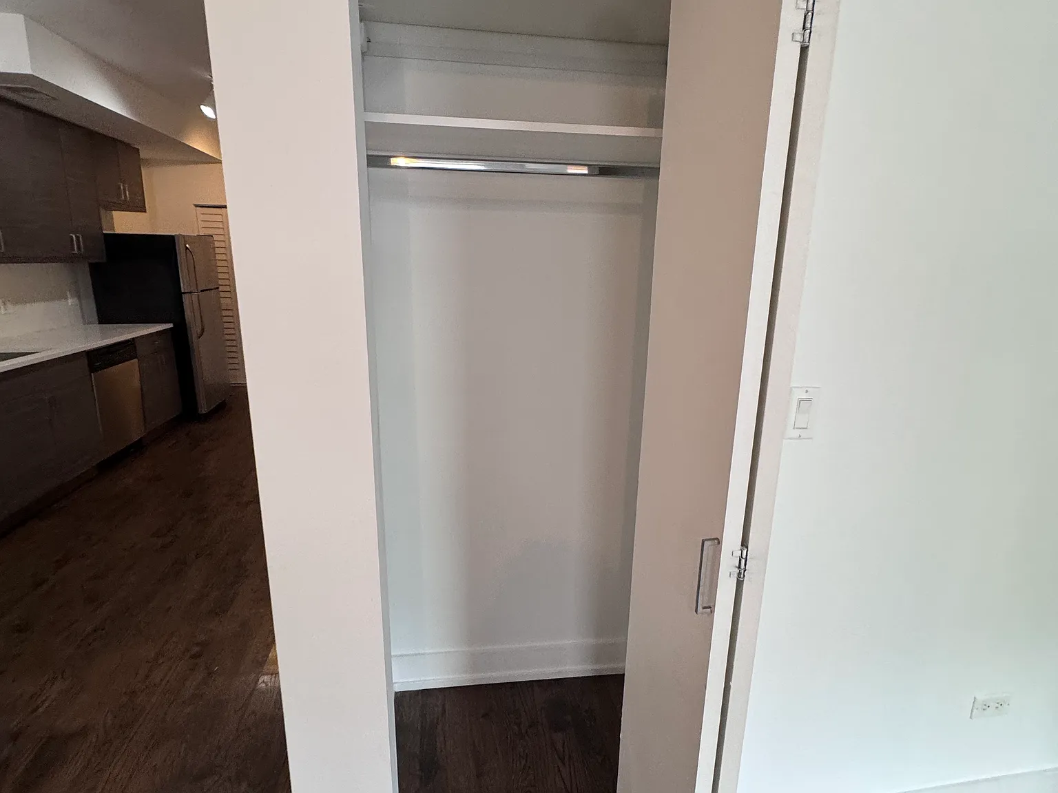 2 bed, 850 sqft, $2,545 — Photo 3