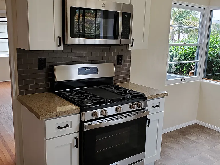 4747 Saratoga Ave — Photo 3