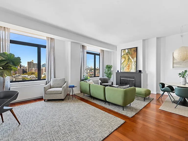 380 Lenox Ave #PHE — Photo 2
