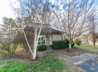 7 Crouch Ct, Johnson City, TN 37615