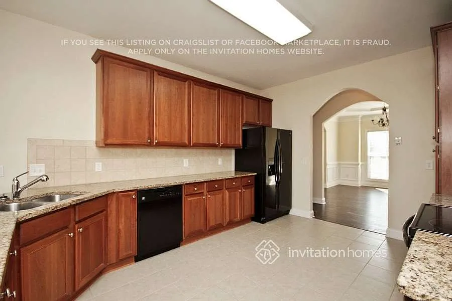 3177 Misty View Trl Lilburn, GA 30047 — Photo 4